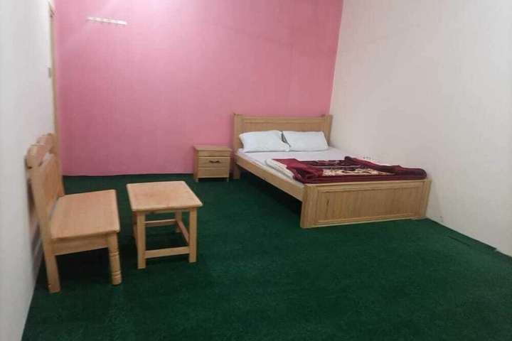 Room 7 of 28