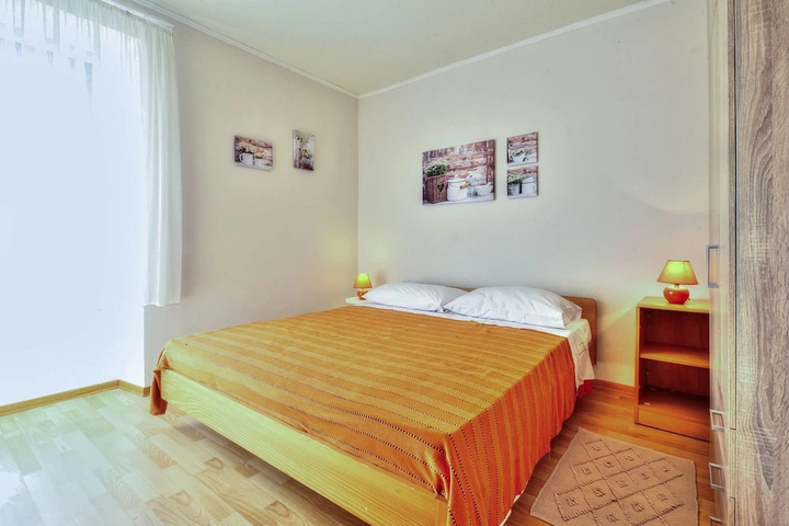 Room 4 of 22