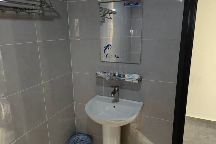 Room 14 of 25