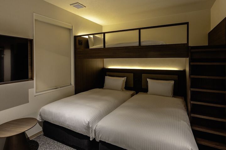 Room 8 of 35
