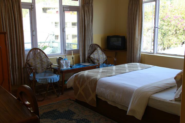 Room 5 of 27