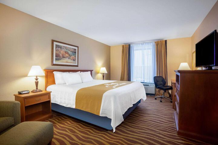 2 Queen Beds Accessible (12 of 12)