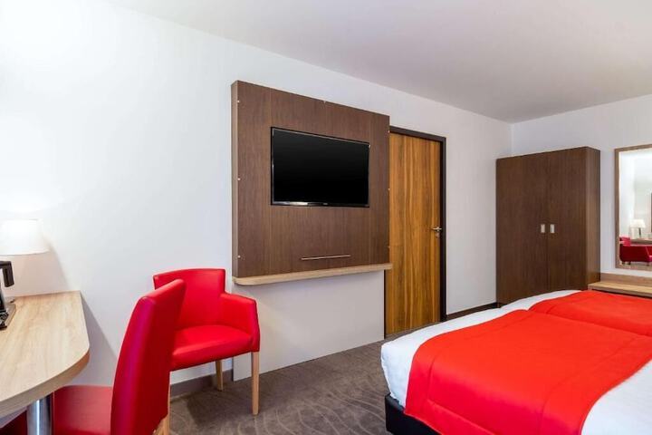 Room 9 of 41