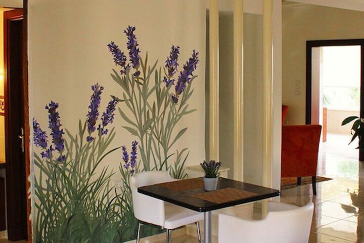 Room 9 of 36