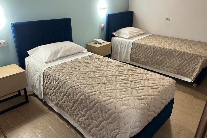 Room 3 of 10