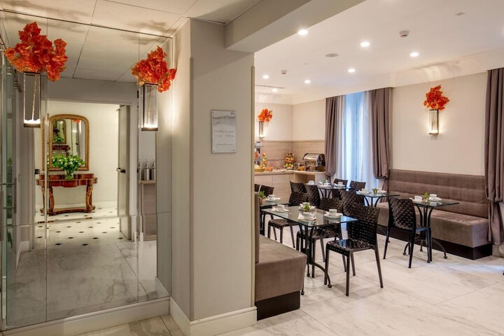 Entrance & Lobby