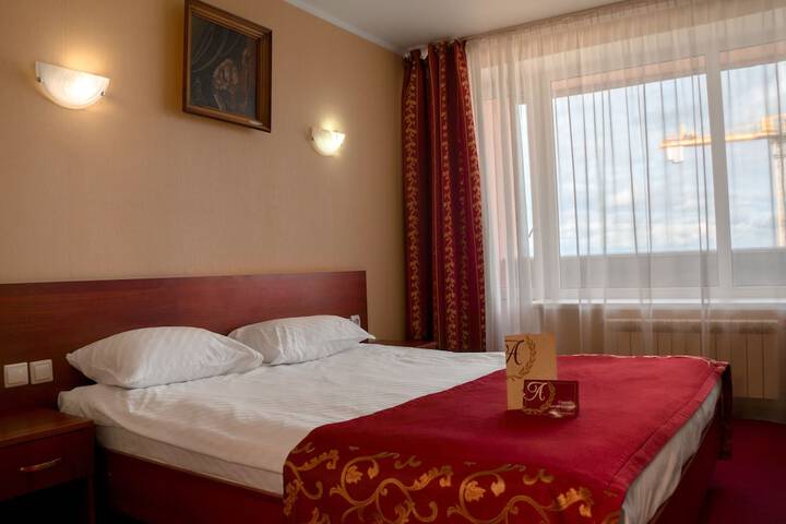 Room 3 of 28