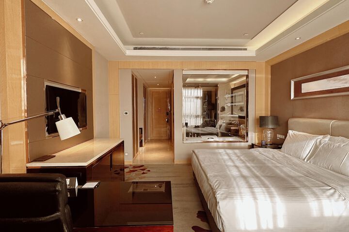 Room 8 of 78