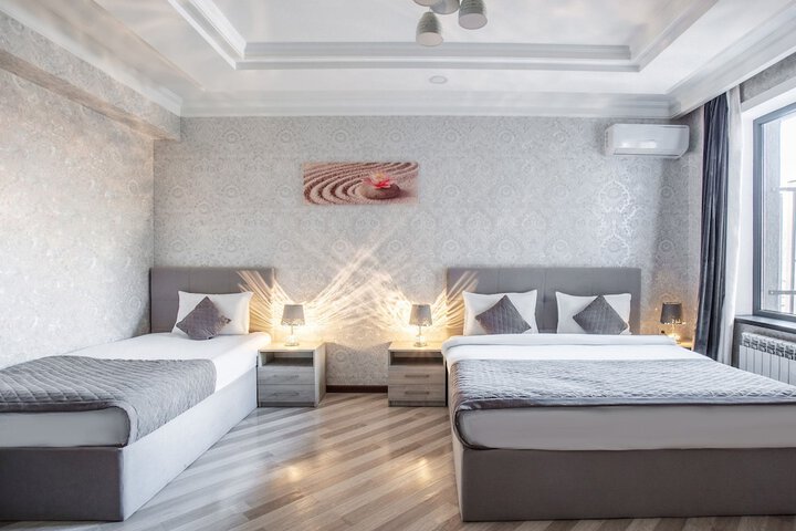 Room 12 of 27