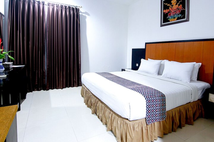 Room 8 of 18