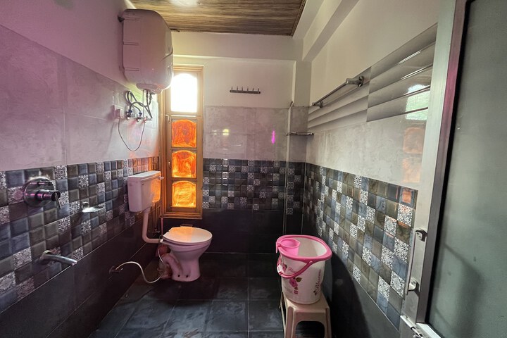 Room 34 of 49