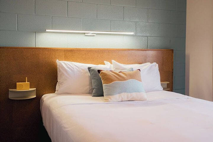 Room 3 of 34