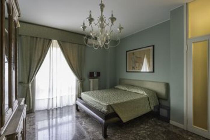 Room 11 of 35
