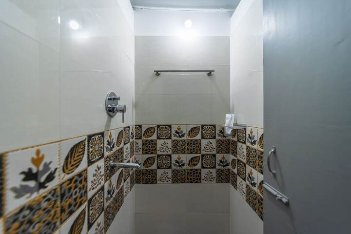 Room 28 of 39