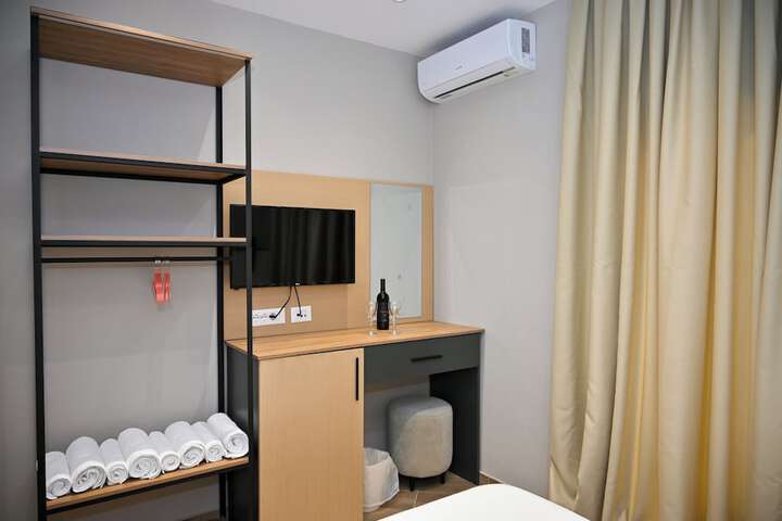 Room 18 of 34