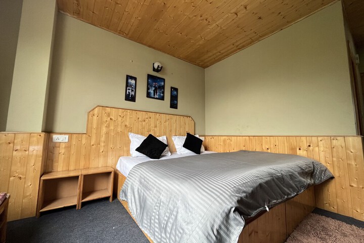 Room 20 of 49