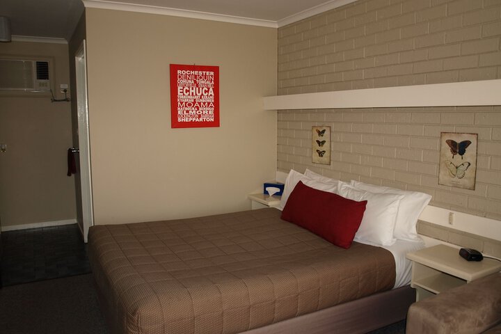 Room 3 of 41