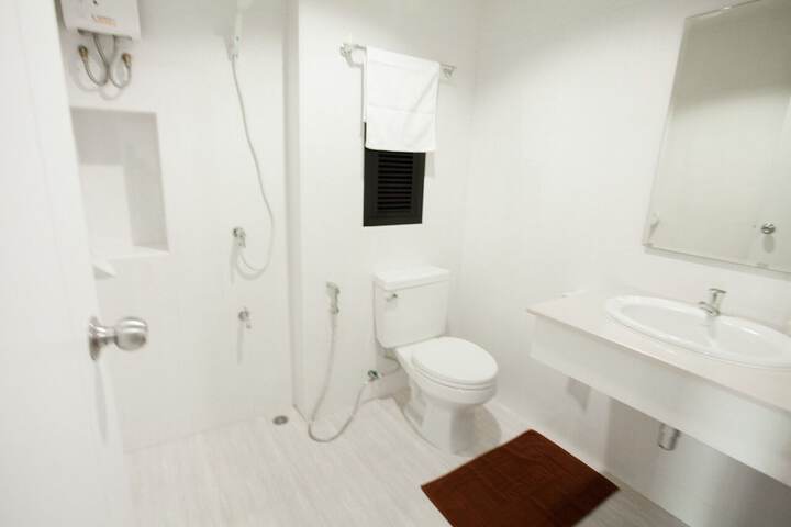 Room 13 of 20