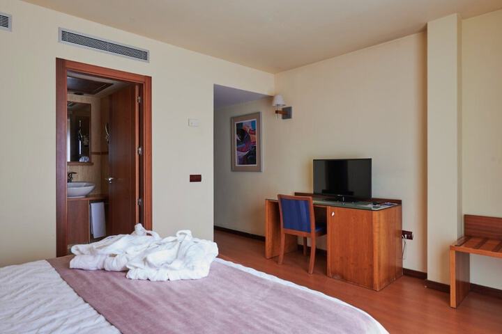 Room 20 of 186