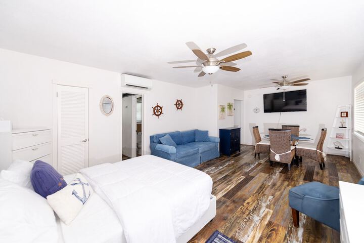 Room 17 of 60