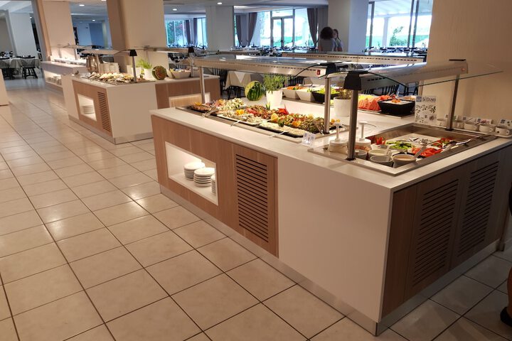 Dining 117 of 208