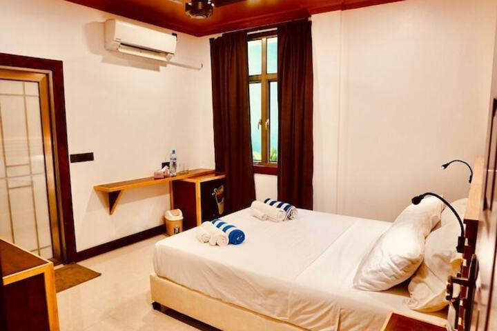 Room 5 of 22