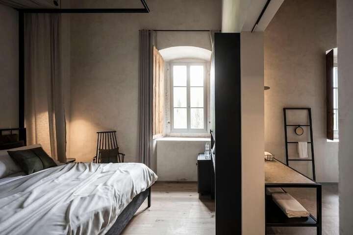 Room 13 of 88