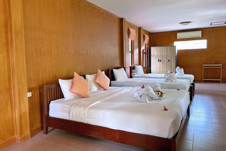 Room 26 of 105