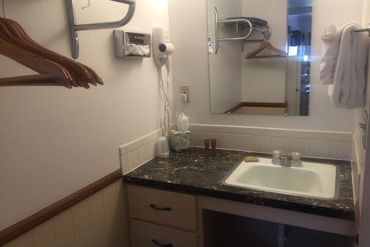 Room 145 of 175