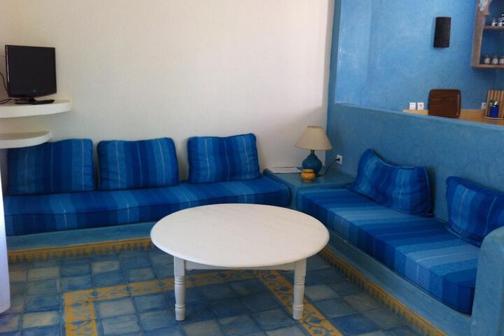 Room 10 of 50