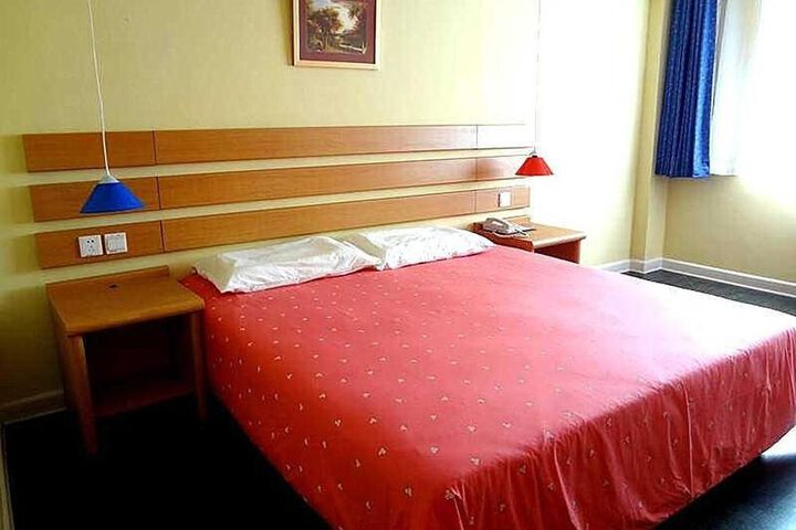 Room 29 of 42