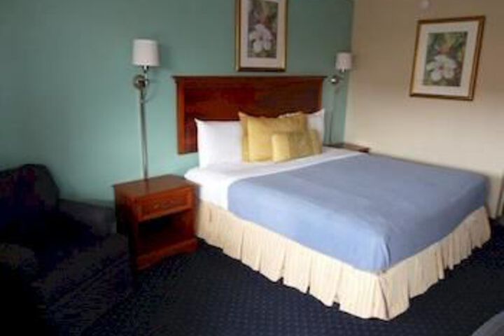 Room 12 of 39