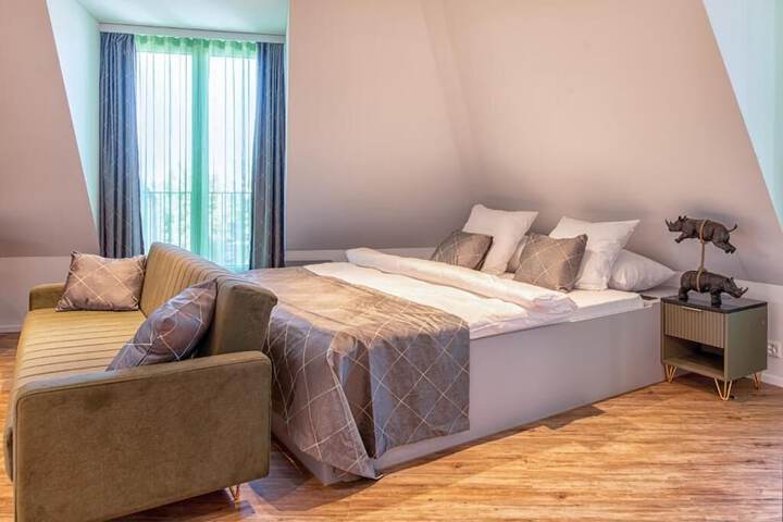Room 10 of 20