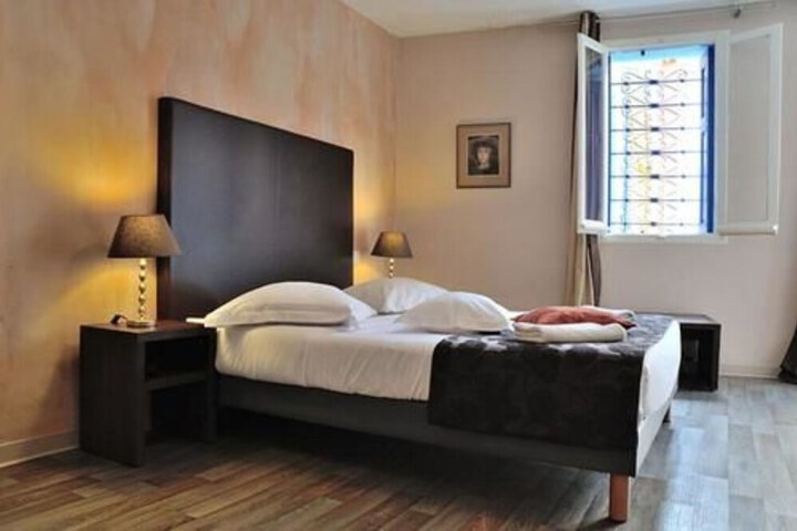 Room 3 of 19