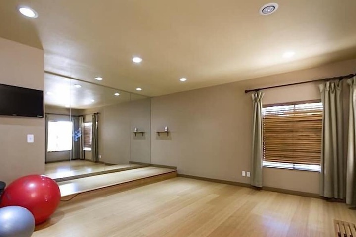 Room 3 of 25