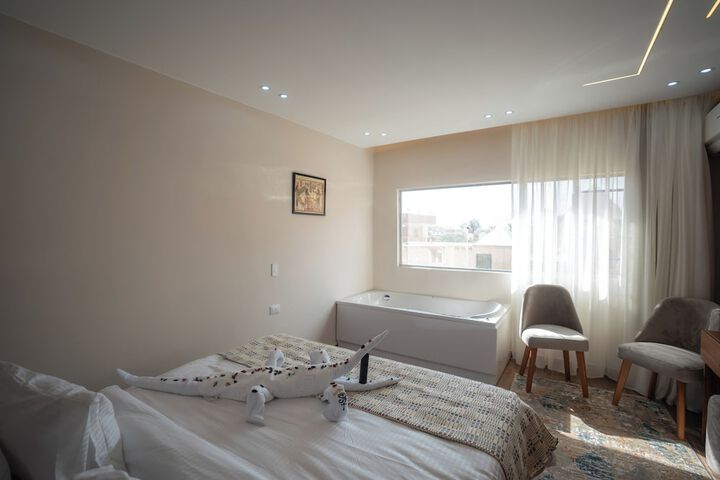 Room 34 of 77