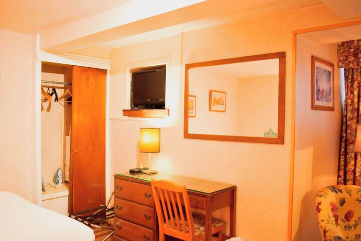 Room 21 of 125