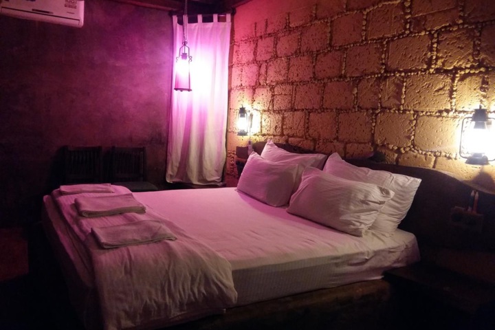 Room 3 of 6