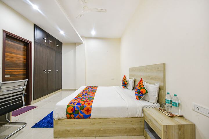 Room 9 of 27