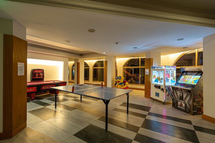 Room 13 of 24