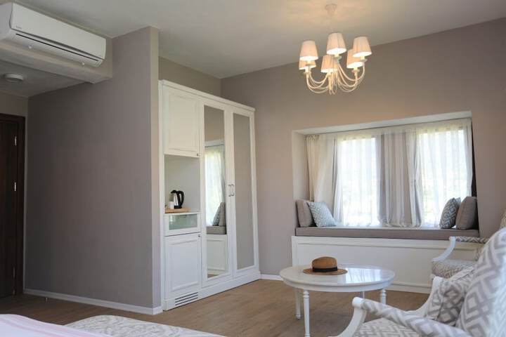 Room 12 of 63