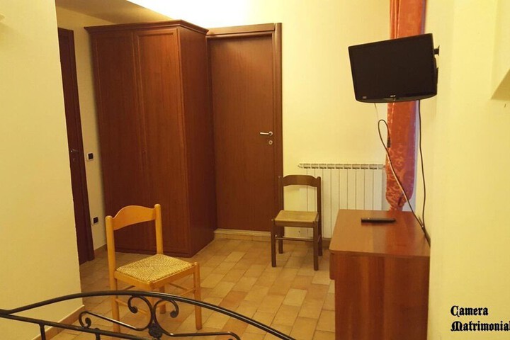 Room 15 of 38