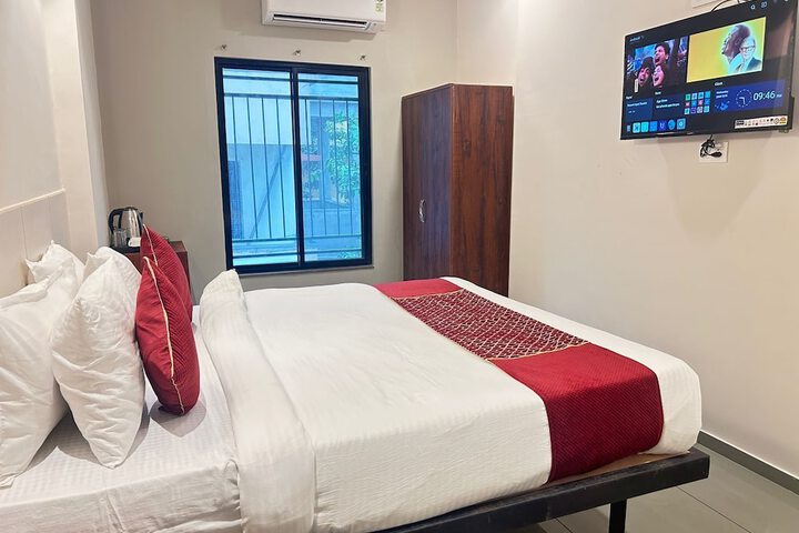 Room 11 of 17