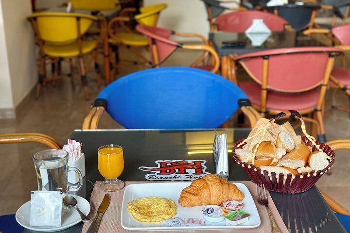 Breakfast/Coffee Service 45 of 55