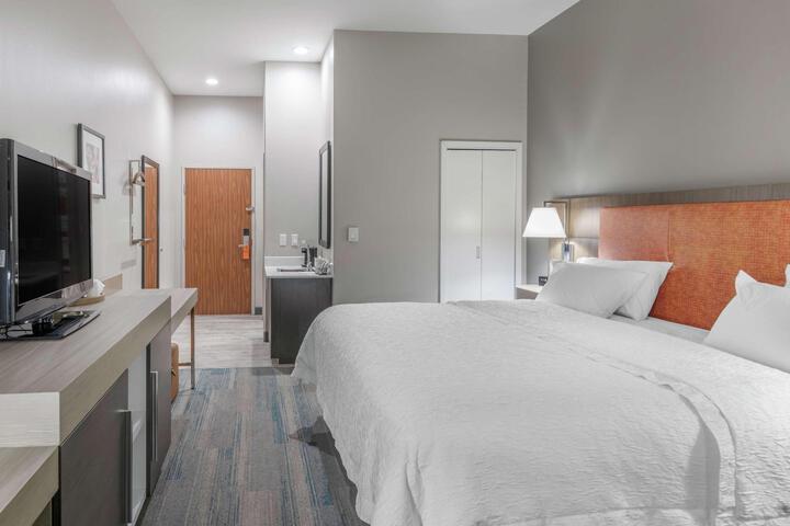1 King Bed with Work Area (5 of 12)