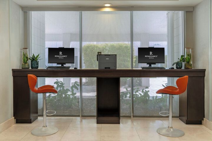 Business Center 53 of 55