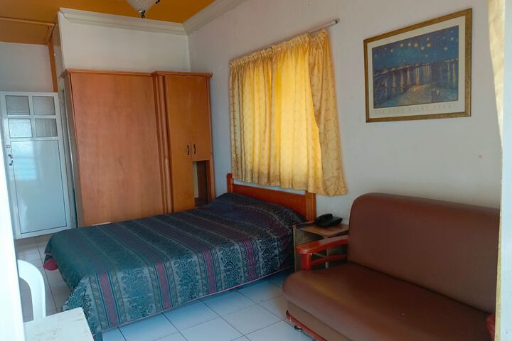 Room 15 of 30