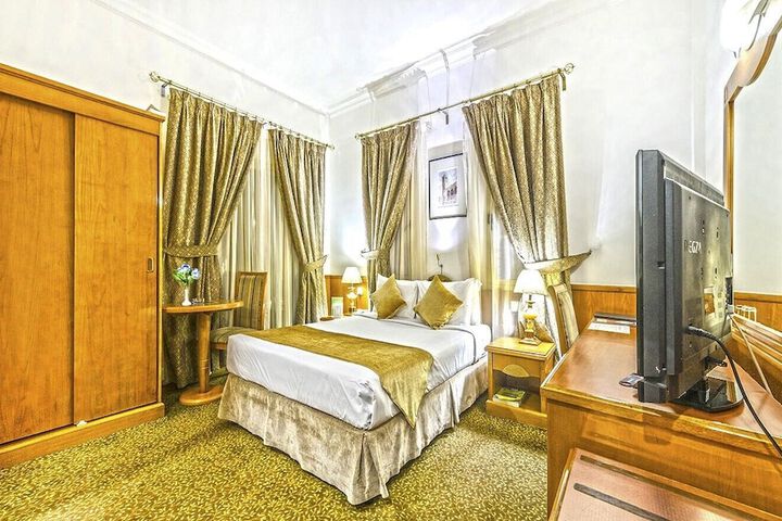 Room 16 of 49