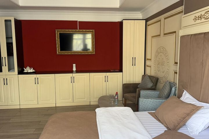 Room 16 of 29