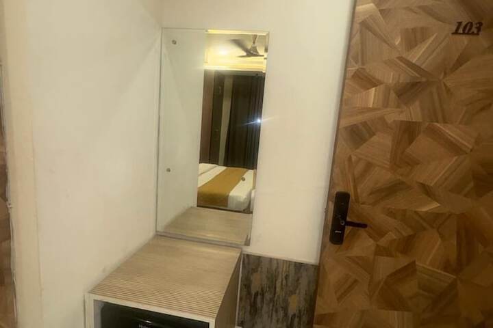 Room 42 of 63